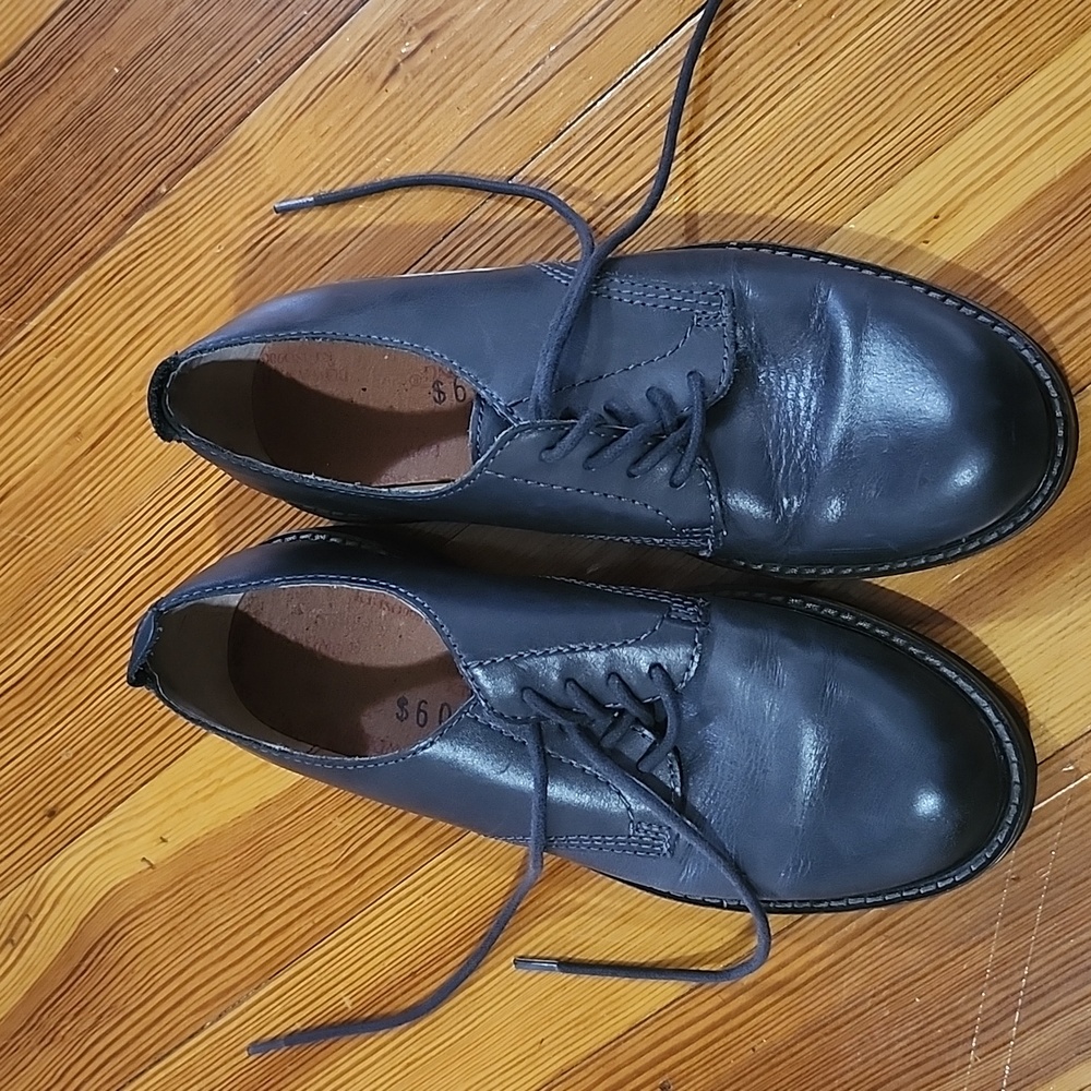 Taos Footwear Black Leather Flats